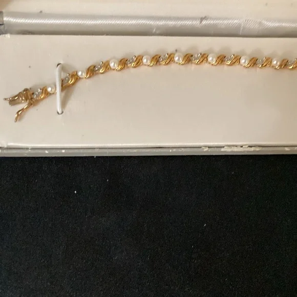 Vintage Gold Bracelet with Diamond Accent - Picture 3 of 7